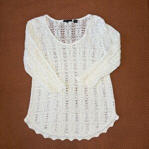 Jeanne Pierre bright white 3/4 lace crochet sleeve top